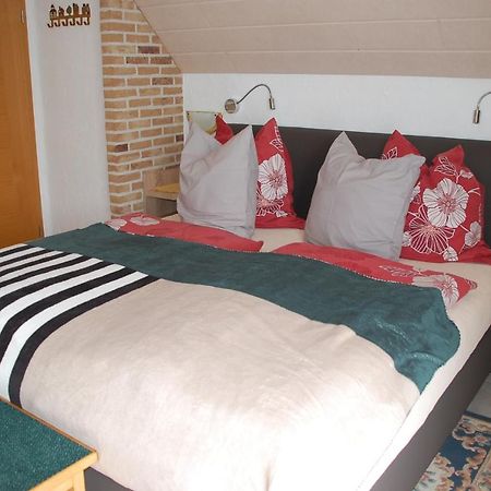 Gaestehaus Sylvie Bed & Breakfast Weywertz Bagian luar foto