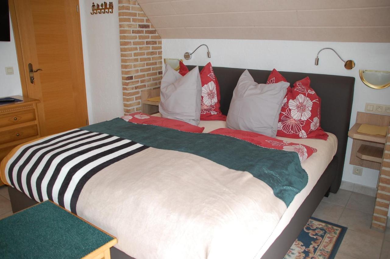 Gaestehaus Sylvie Bed & Breakfast Weywertz Bagian luar foto